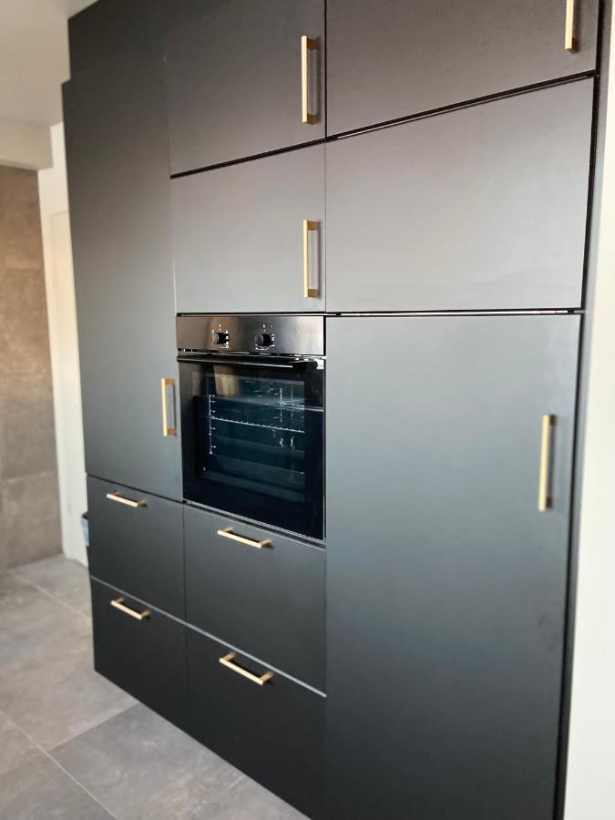 Perfectly Located 3 Bedroom Design Apartment 아퀴레이리 외부 사진