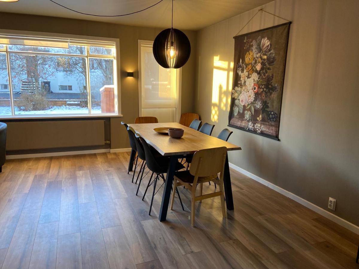 Perfectly Located 3 Bedroom Design Apartment 아퀴레이리 외부 사진