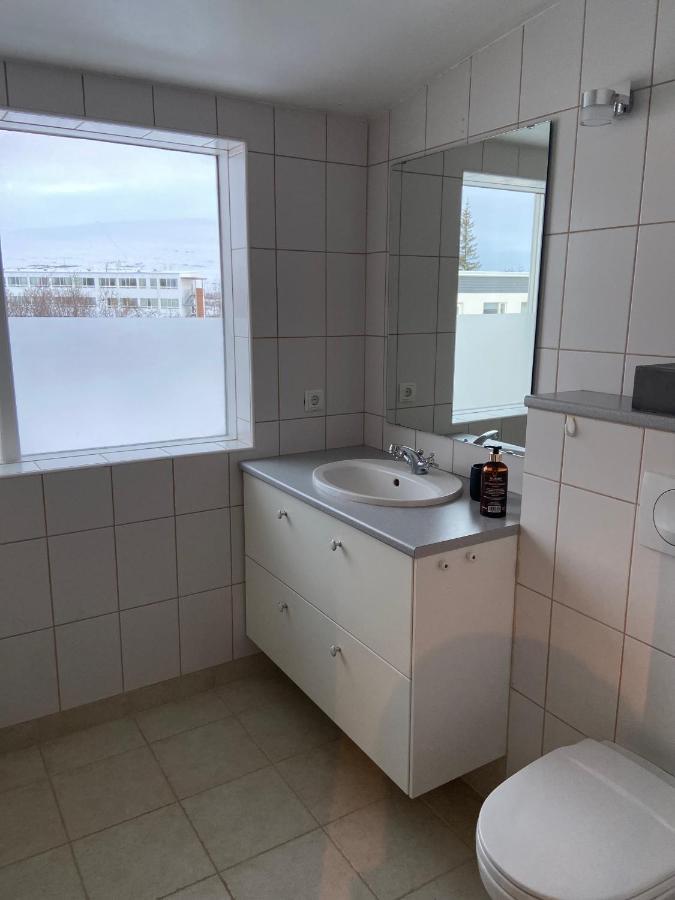 Perfectly Located 3 Bedroom Design Apartment 아퀴레이리 외부 사진