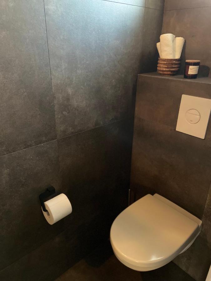 Perfectly Located 3 Bedroom Design Apartment 아퀴레이리 외부 사진